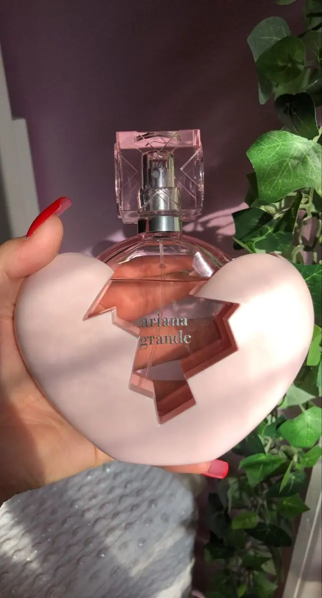 دانلود تصویر عطر و قلب شکسته با کیفیت بالا