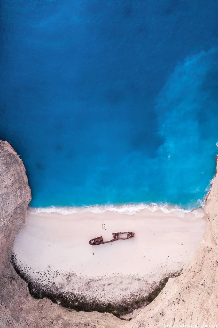 عکس زیبا از ساحل ناواجیو برای گوشی