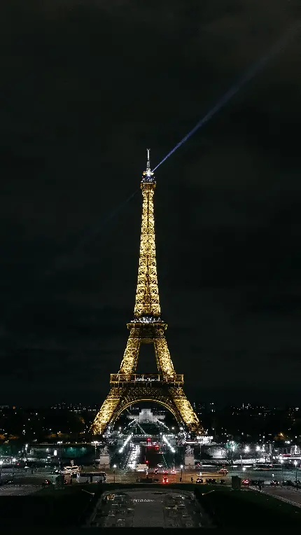 عکس برج ایفل در شب پاریس