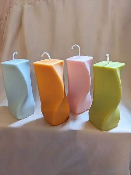 تصویر شمع های رنگارنگ با طراحی متفاوت