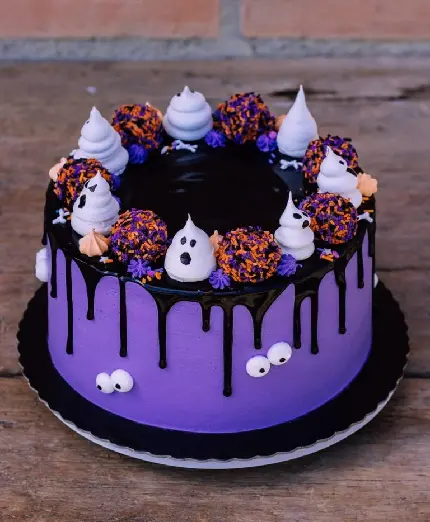 عکس کیک خامه ای آسان با دیزاین هالووینی