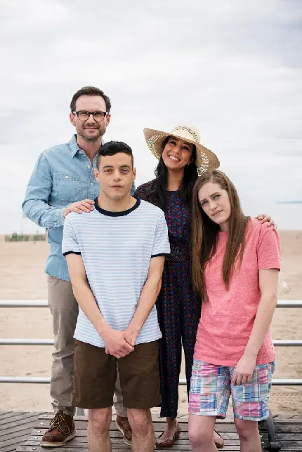 عکس خانوادگی الیوت در سریال مستر ربات