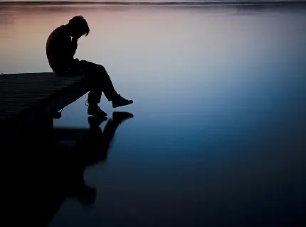 عکس پسر غمگین برای پروفایل