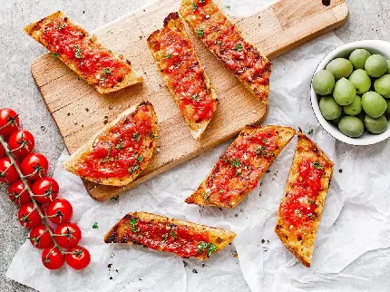 صبحانه اسپانیا Pan Con Tomate یا همان نان گوجه