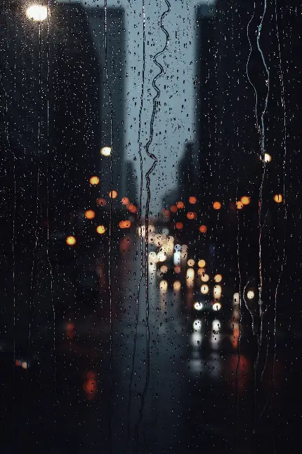 تصویری زیبا از شب بارانی