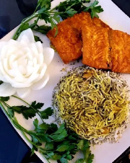 عکس سبزی پلو با ماهی سوخاری