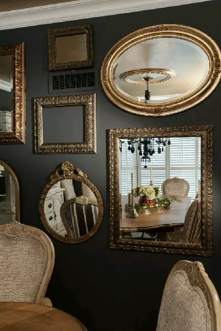 دانلود تصویر زمینه آینه در کنار میز ناهارخوری
