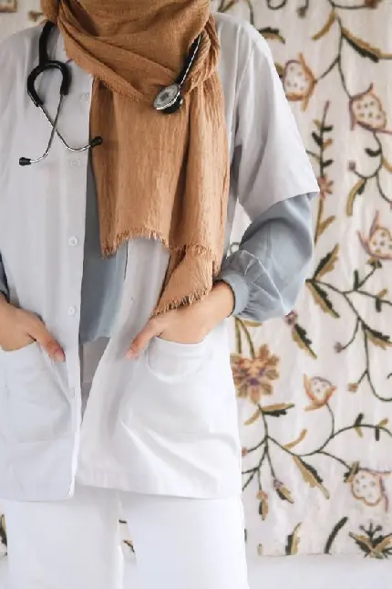 عکس زن در طبیعت شمال