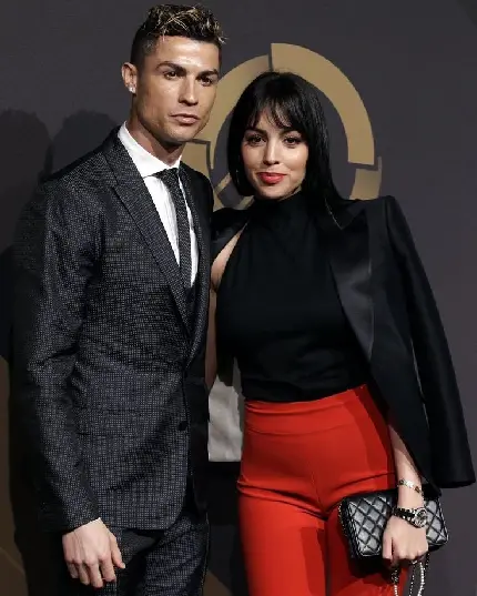 عکس رونالدو با جام در رئال مادرید