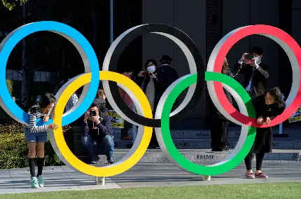 عکس نصب نماد المپیک در شهر توکیو