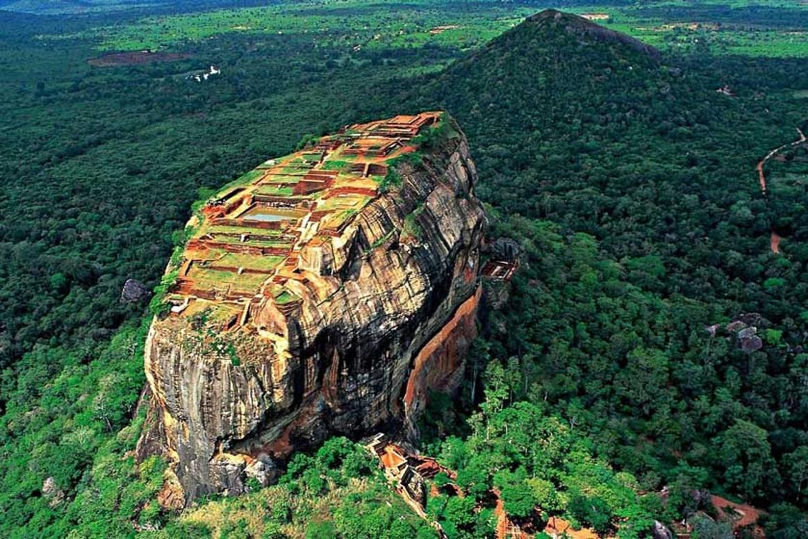 قلعه ی بسیار زیبای سیگیریا در کشور سریلانکا