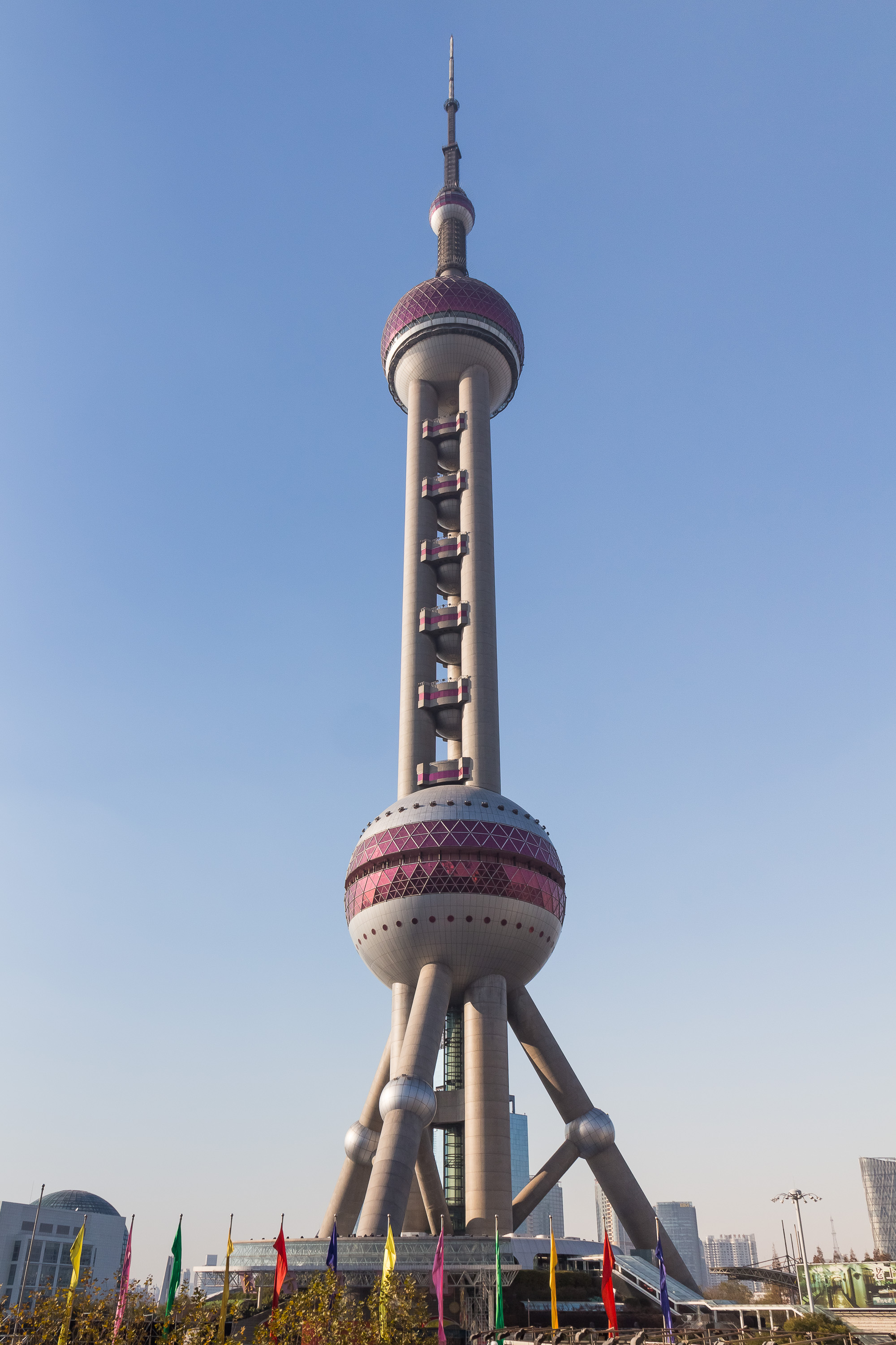 عکس برج مروارید خاور در چین