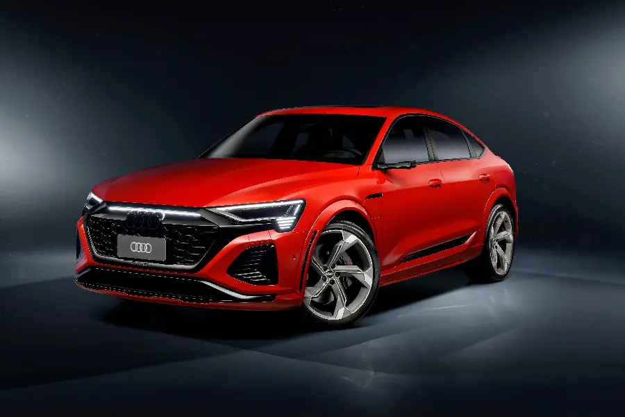 عکس آئودی اس‌کیو 8 اسپورتبک Audi SQ8 Sportback