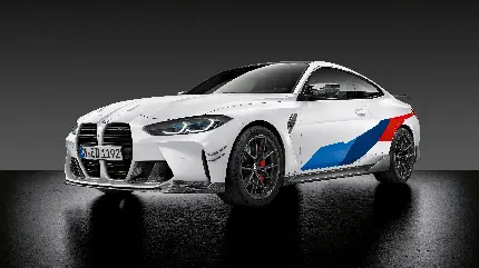 تصویر پس‌زمینه جلوپنجره BMW M4 مدل 2025