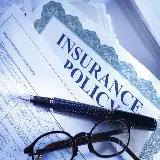 چاپ قاب موبایل و گوشی بیمه نامه insurance policy برای انجام تعهدات بیمه گذار