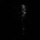 عکس لنز دوربین DSLR سیاه روی سطح بازتابنده