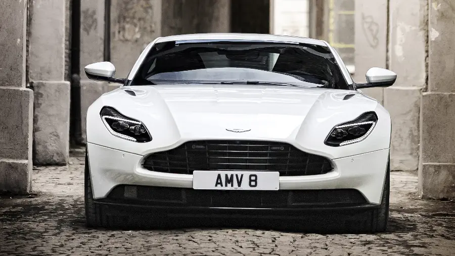 تصویر استون مارتین DB11 V8 با کیفیت بالا