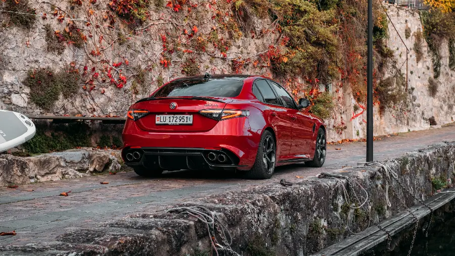 تصویر آلفارومئو Giulia Quadrifoglio 2021 با کیفیت 5K