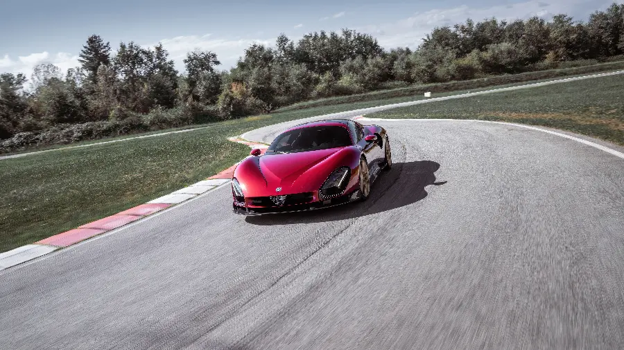 عکس آلفارومئو 33 Stradale 2024 با کیفیت 5K