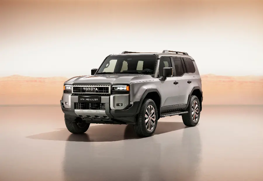 تصویر Toyota Land Cruiser با کیفیت بالا برای چاپ