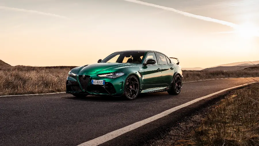 عکس آلفارومئو Giulia GTAm 2021 با کیفیت 5K