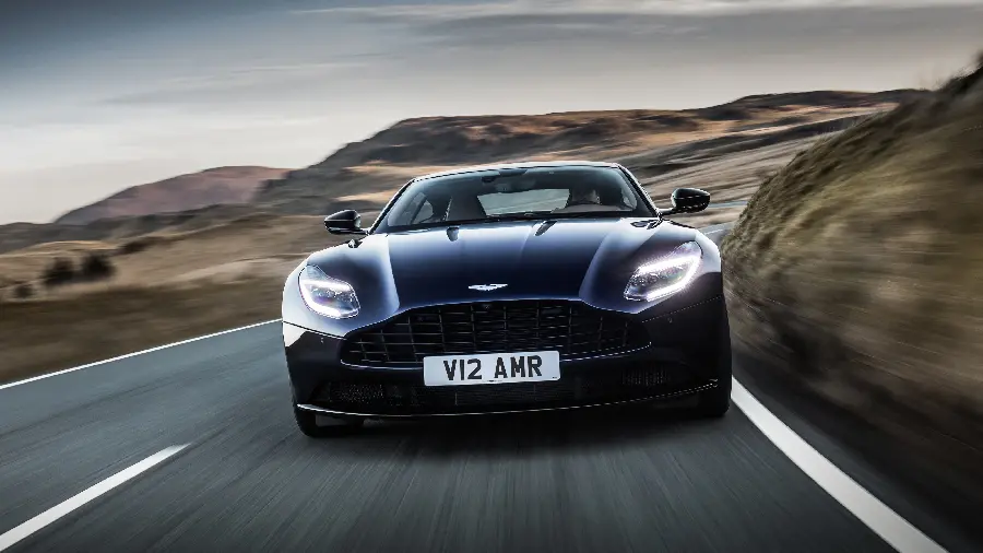 عکس ماشین استون مارتین DB11 AMR 2018 با کیفیت 4K