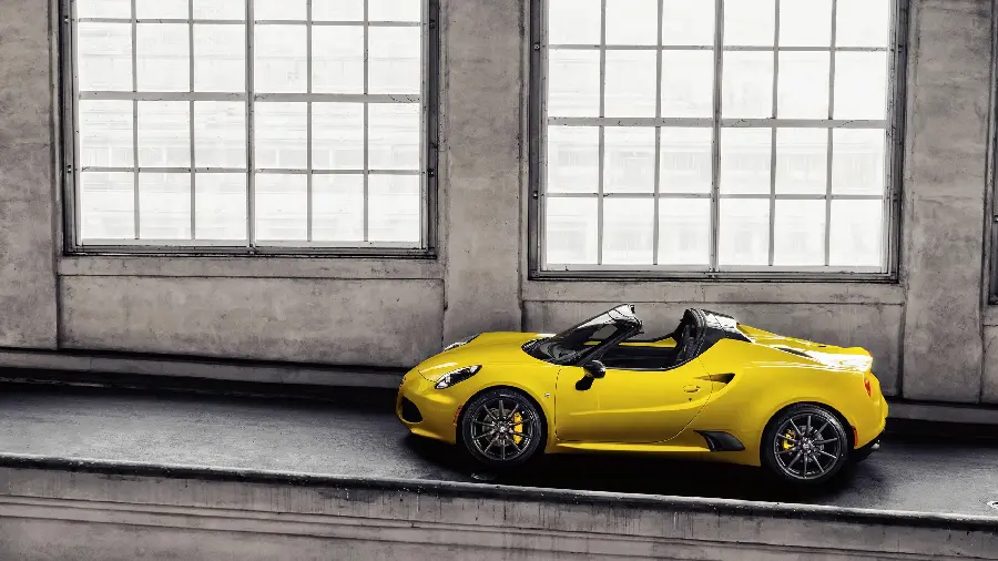 عکس آلفارومئو 4C Spider 2016 با کیفیت بالا