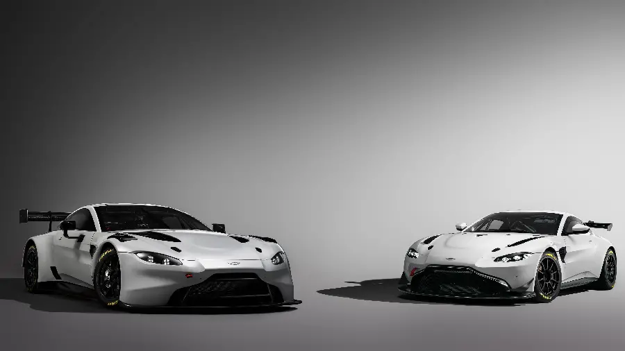 والپیپر مسابقه ای استون مارتین GT3 و GT4