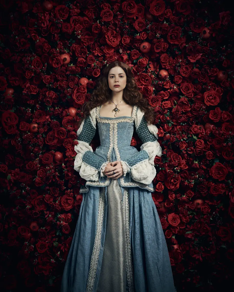عکس شارلوت هوپ در سریال The Spanish Princess برای قاب آیفون