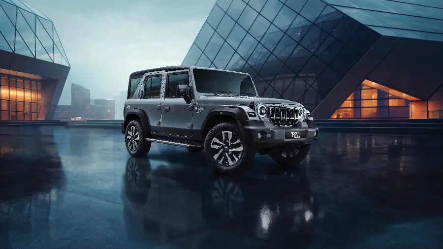 تصویر Mahindra Thar Roxx با کیفیت 8K برای والپیپر