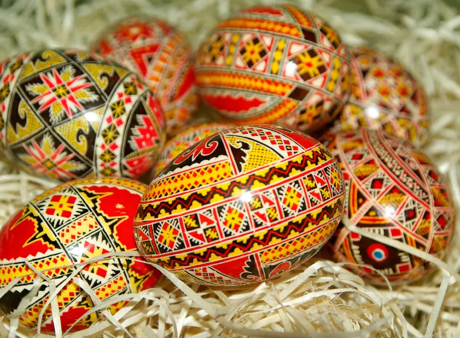 عکس تخم مرغ های رنگی عید پاک رومانیایی با کیفیت بالا