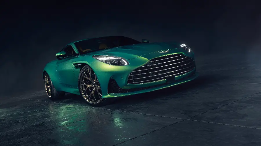 عکس با کیفیت استون مارتین DB12 5K