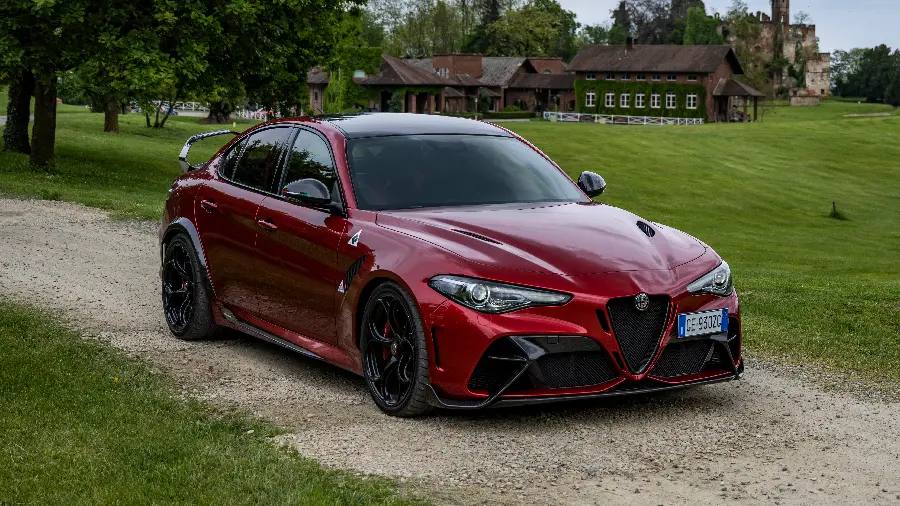 عکس آلفارومئو Giulia GTAm 2021 با کیفیت 5K