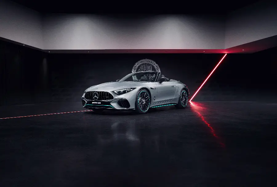 تصویر مرسدس AMG SL 63 با کیفیت بالا برای پروفایل