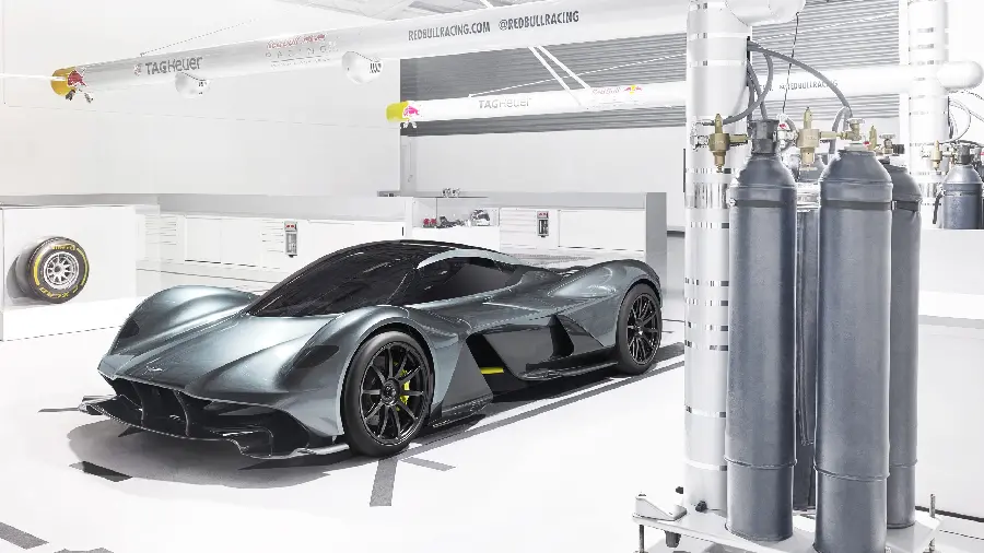 عکس استون مارتین Red Bull AM RB 2018 برای دانلود