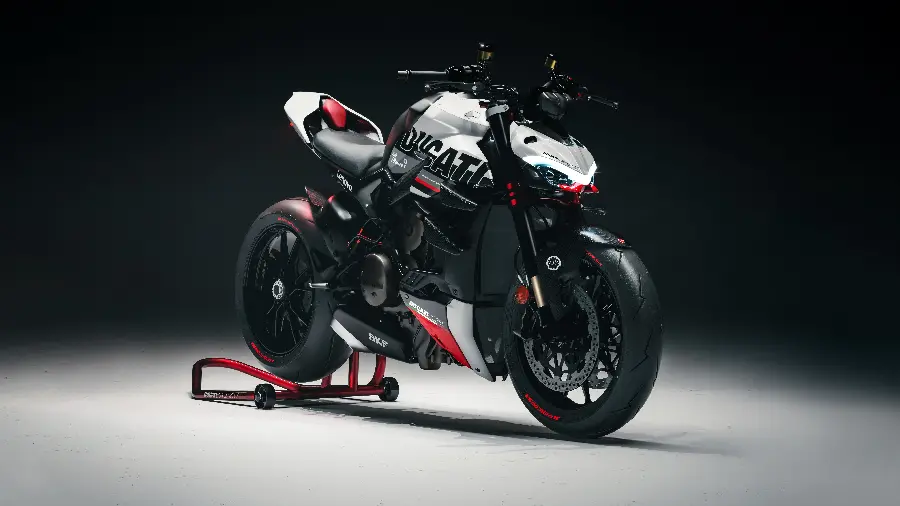 عکس Ducati با کیفیت 8K برای دانلود رایگان