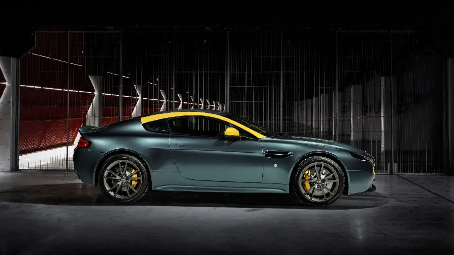 عکس استون مارتین V8 Vantage N430 2014 برای دانلود