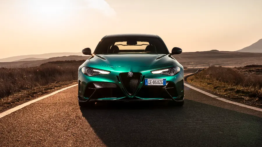 تصویر آلفارومئو Giulia GTAm 2021 با کیفیت 5K