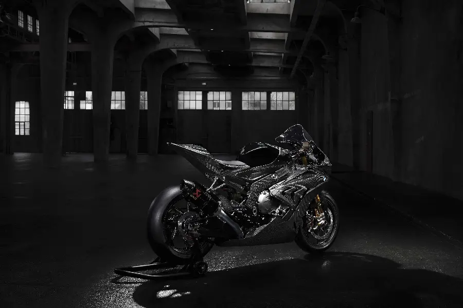 عکس موتورسیکلت BMW با کیفیت بالا برای والپیپر