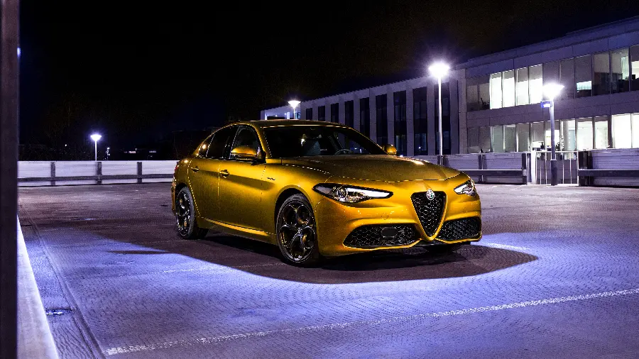 عکس آلفارومئو Giulia Veloce Q2 با کیفیت 5K برای والپیپر