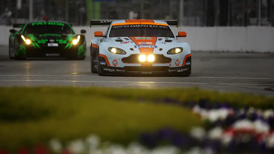 تصویر استون مارتین Racing با کیفیت بالا