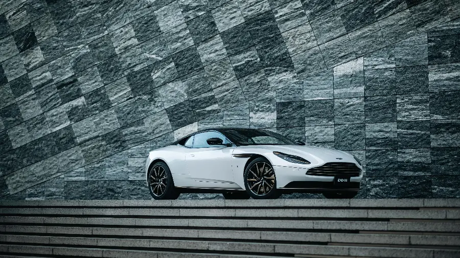 والپیپر استون مارتین DB11 V8 با کیفیت 8K