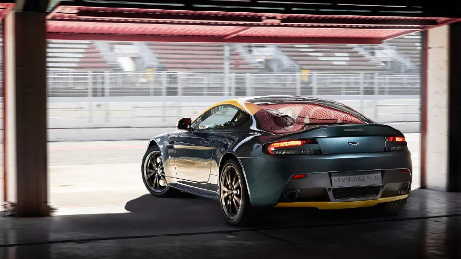 عکس استون مارتین V8 Vantage N430 2014 با کیفیت HD