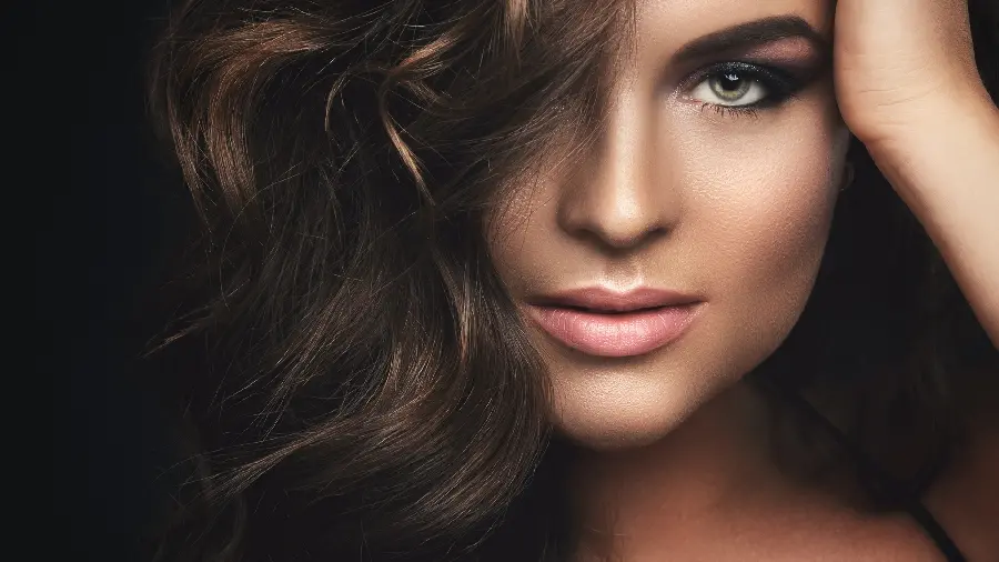 عکس مدل زن با آرایش هنری و کیفیت بالا برای طراحی