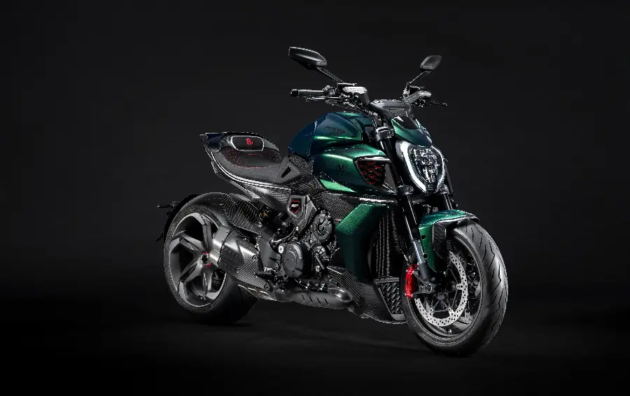 عکس Ducati Diavel با کیفیت بالا برای دانلود رایگان