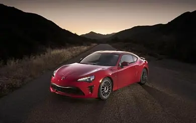 تصویر با کیفیت بالا از تویوتا GT86 برای دسکتاپ
