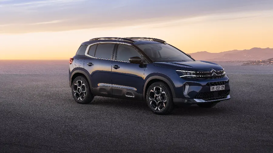 تصویر جذاب سیتروئن C5 Aircross SUV هیبریدی 2022 با کیفیت 4k