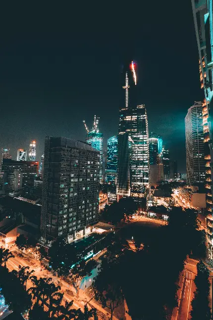 عکس آسمان خراش در شب با کیفیت اچ دی