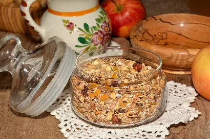 عکس میوسلی صبحانه سالم و خوشمزه با کیفیت بالا