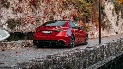 چاپ پوستر تصویر آلفارومئو Giulia Quadrifoglio 2021 با کیفیت 5K